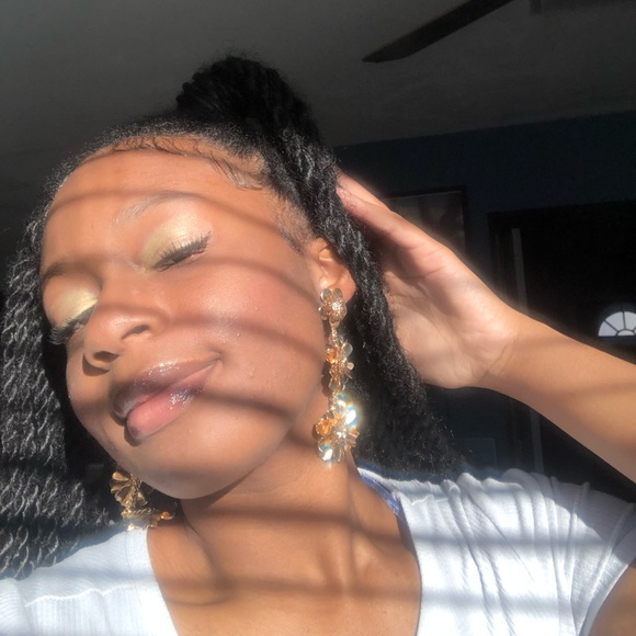 ๐Meet Your Posher, Jami๐ - Picture 4 of 16